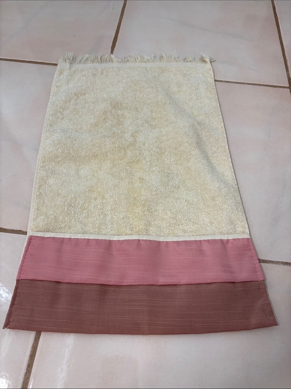 Cannon Cotton Cream Hand Towel with Pink and Brown Trim. Vintage